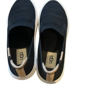 UGG Alameda Sammy Black Ribbed Slip-On Sneakers.